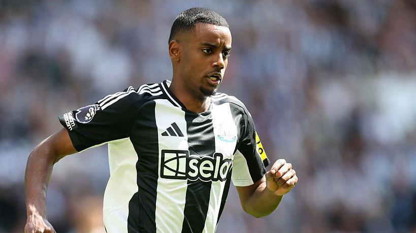 Alexander Isak’s Shocking Absence Sparks Major Transfer Fears