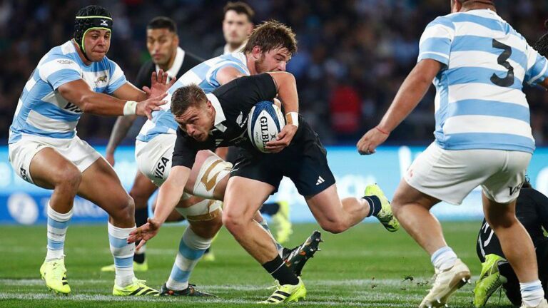 Samisoni Taukei’aho Stuns with 2 Tries as All Blacks Dominate