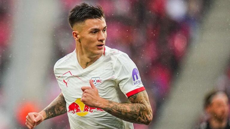 Man Utd, Newcastle… or neither? Sesko’s choices