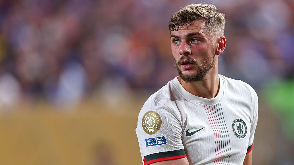 Dewsbury-Hall’s Exciting Everton Move: A Thrilling Fresh Start