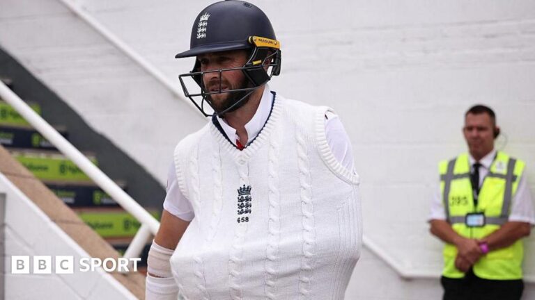 Woakes risks bold rehab choice for crucial Ashes comeback