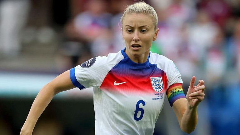Leah Williamson’s Devastating Injury Delays WSL Comeback