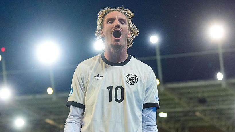 Newcastle Woltemade Transfer: Stunning Expert Isak Resolution