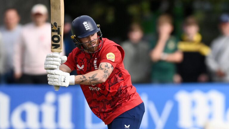 Stunning Salt: Effortless England Victory is Best