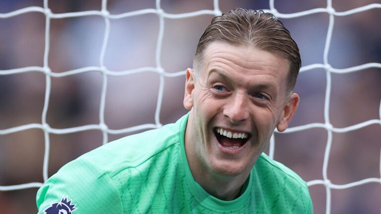 Pickford Signs Vital New Everton Contract