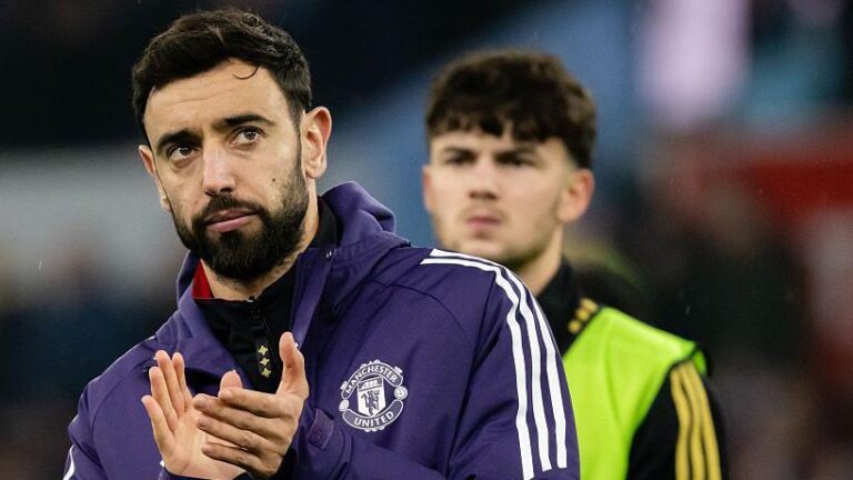 Manchester United Face Midfield Crisis: How to Replace Injured Bruno Fernandes