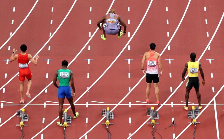 The 25 Most Captivating Sports Photos of 2025: Stories Behind the Shots