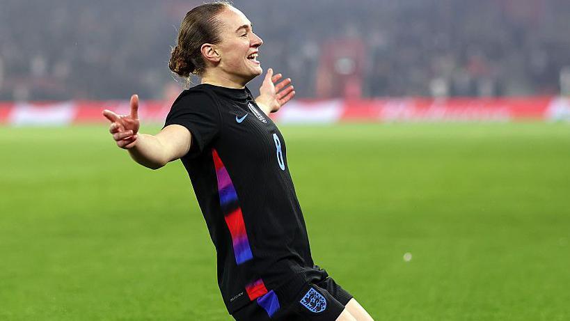 Lucia Kendall’s Dream Debut: Lionesses Star Scores Emotional First Goal in Southampton Homecoming