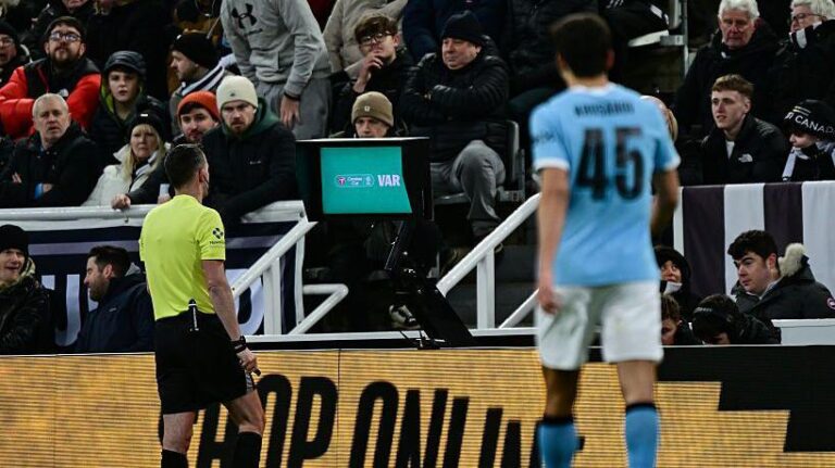 VAR Controversy in Carabao Cup Semi-Final: Manchester City’s Win Over Newcastle Marred by Disallowed Goal