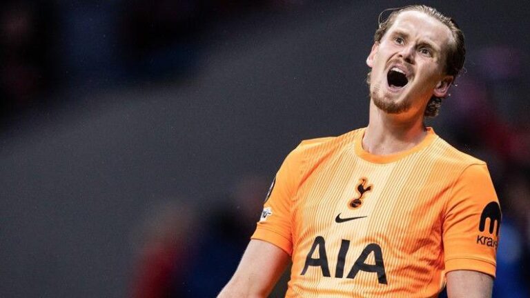 Antonin Kinsky’s Nightmare: Substituted After 17 Minutes in Tottenham’s Champions League Collapse