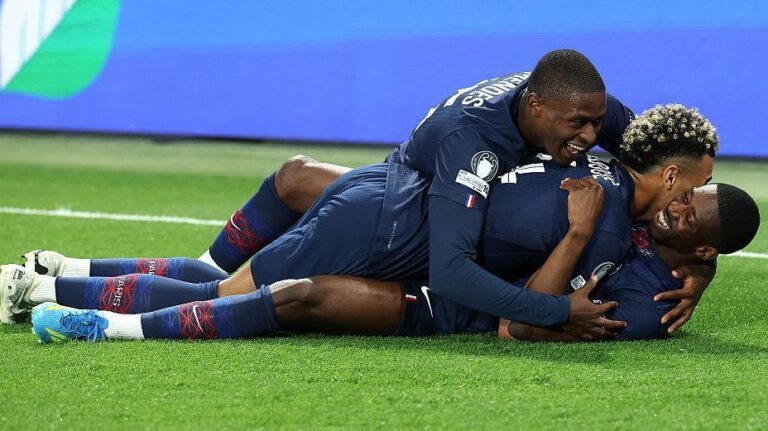 PSG 5-4 Bayern Munich: A Record-Breaking Champions League Semi-Final That Redefines the Beautiful Game