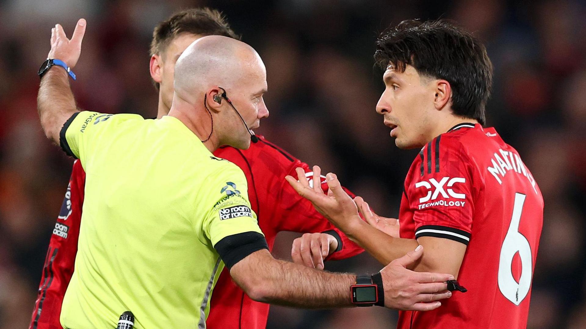 Lisandro Martinez Red Card Controversy: Manchester United Defender Sent Off for Hair Pull in Shock Defeat to Leed